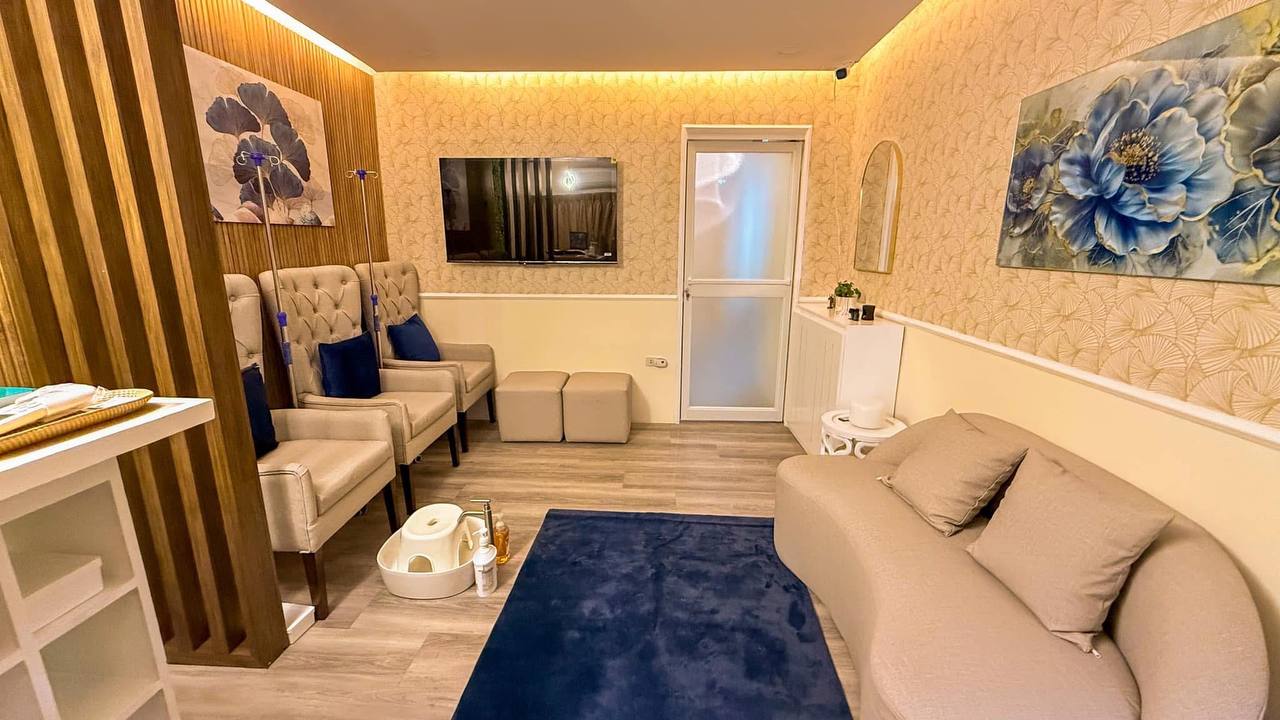 Renue Hair, Scalp & Aesthetic Center editorial view 4